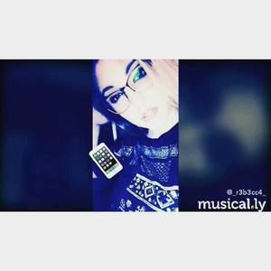 Meet your Posher, Rebecca